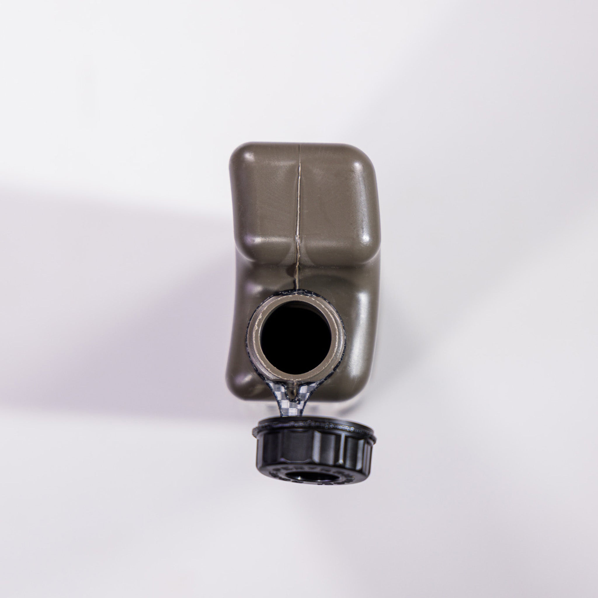 Closed Cap with Tether - 28-410 Freezer Replacement Cap