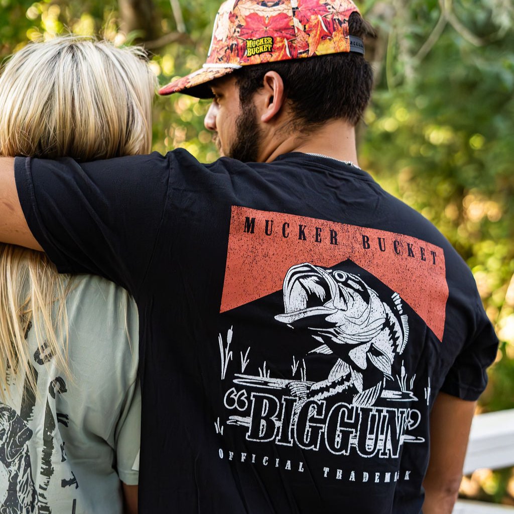 Mucker Bucket Biggun Black Premium Tee | Hunting & Outdoor Graphic T-Shirt