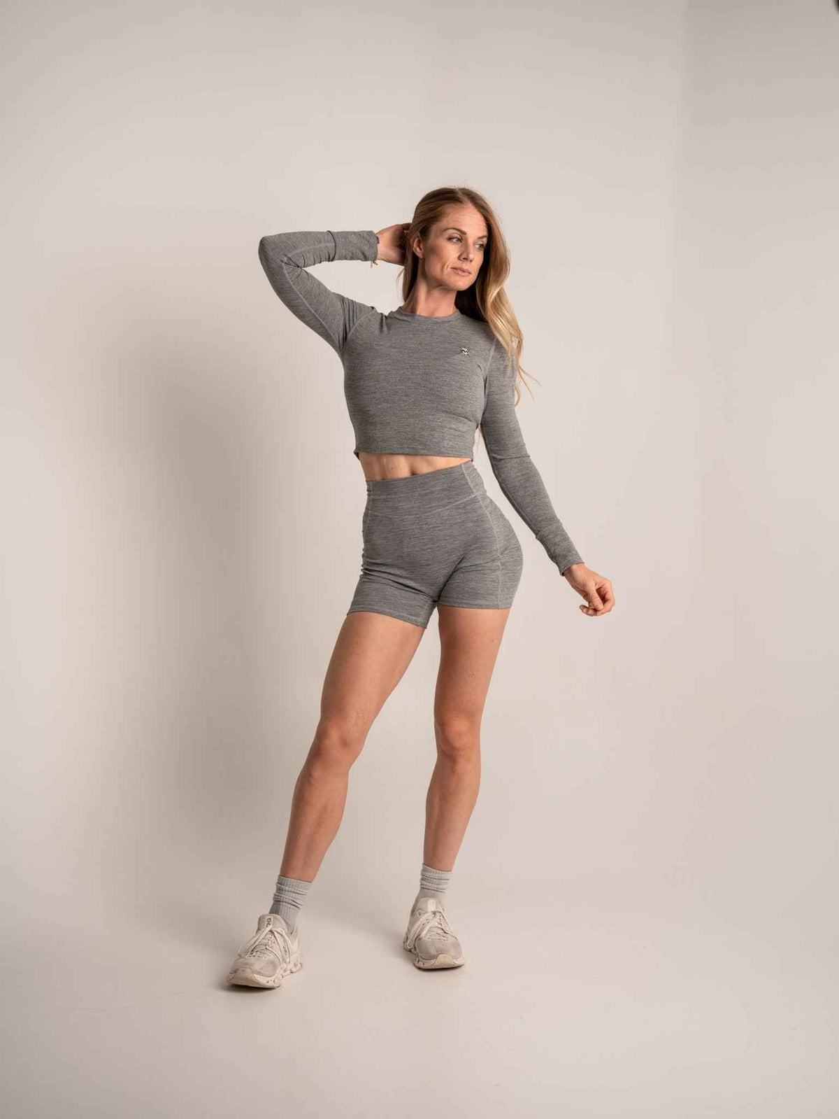 Alpha Country WOMEN'S | DEBUT 4-INCH SHORT : GRAY