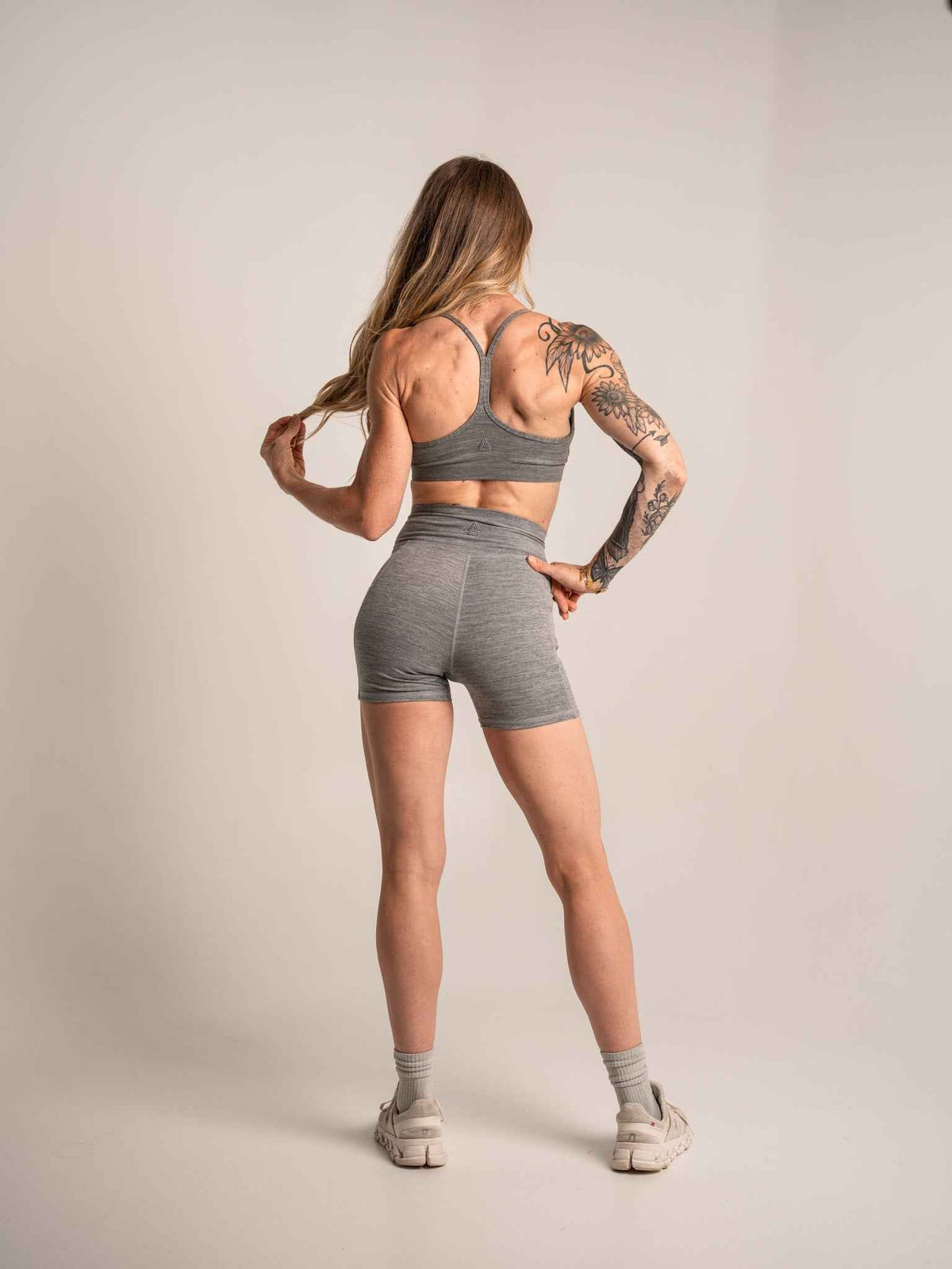 Alpha Country WOMEN'S | DEBUT 4-INCH SHORT : GRAY