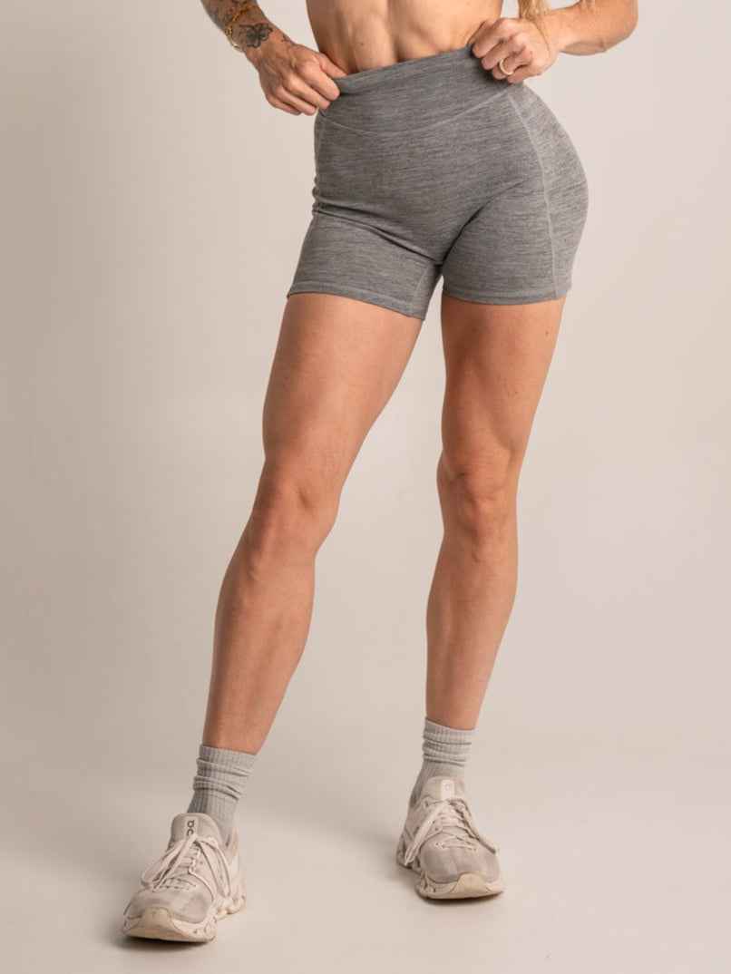 Alpha Country WOMEN'S | DEBUT 4-INCH SHORT : GRAY