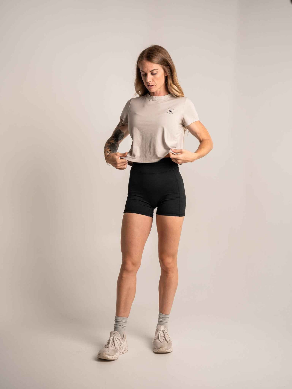 Alpha Country WOMEN'S | ENCORE CROP TEE : BONE