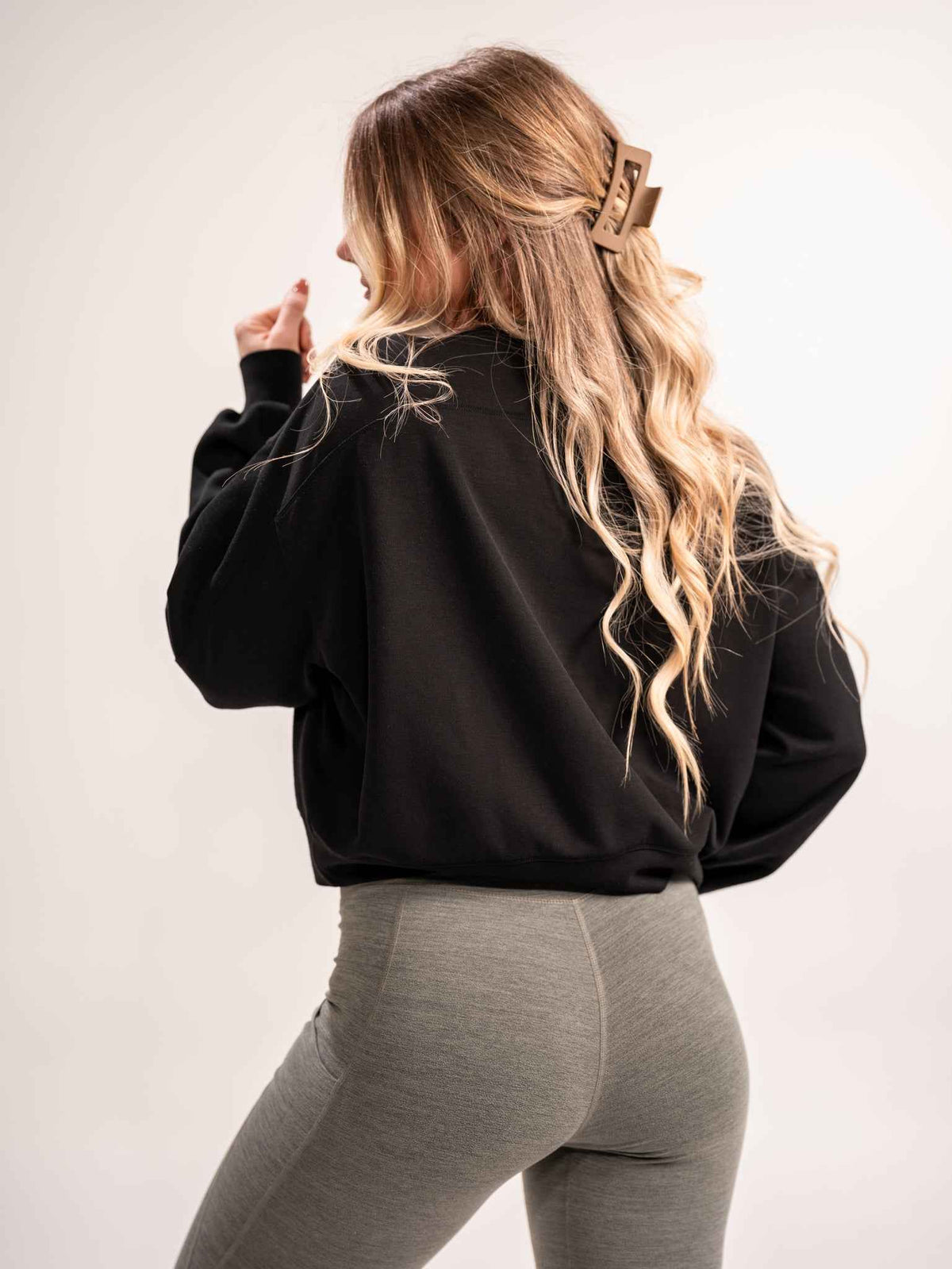 Alpha Country WOMEN'S |  ROUSE PULLOVER : BLACK