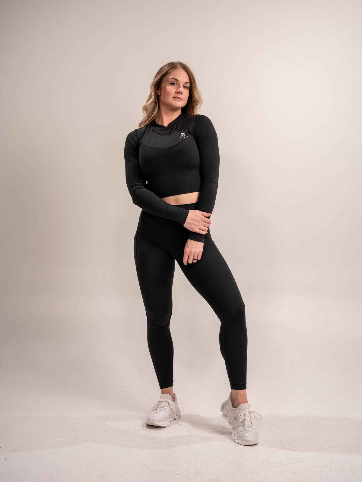 Alpha Country WOMEN'S | DEBUT CROP LONG SLEEVE : BLACK