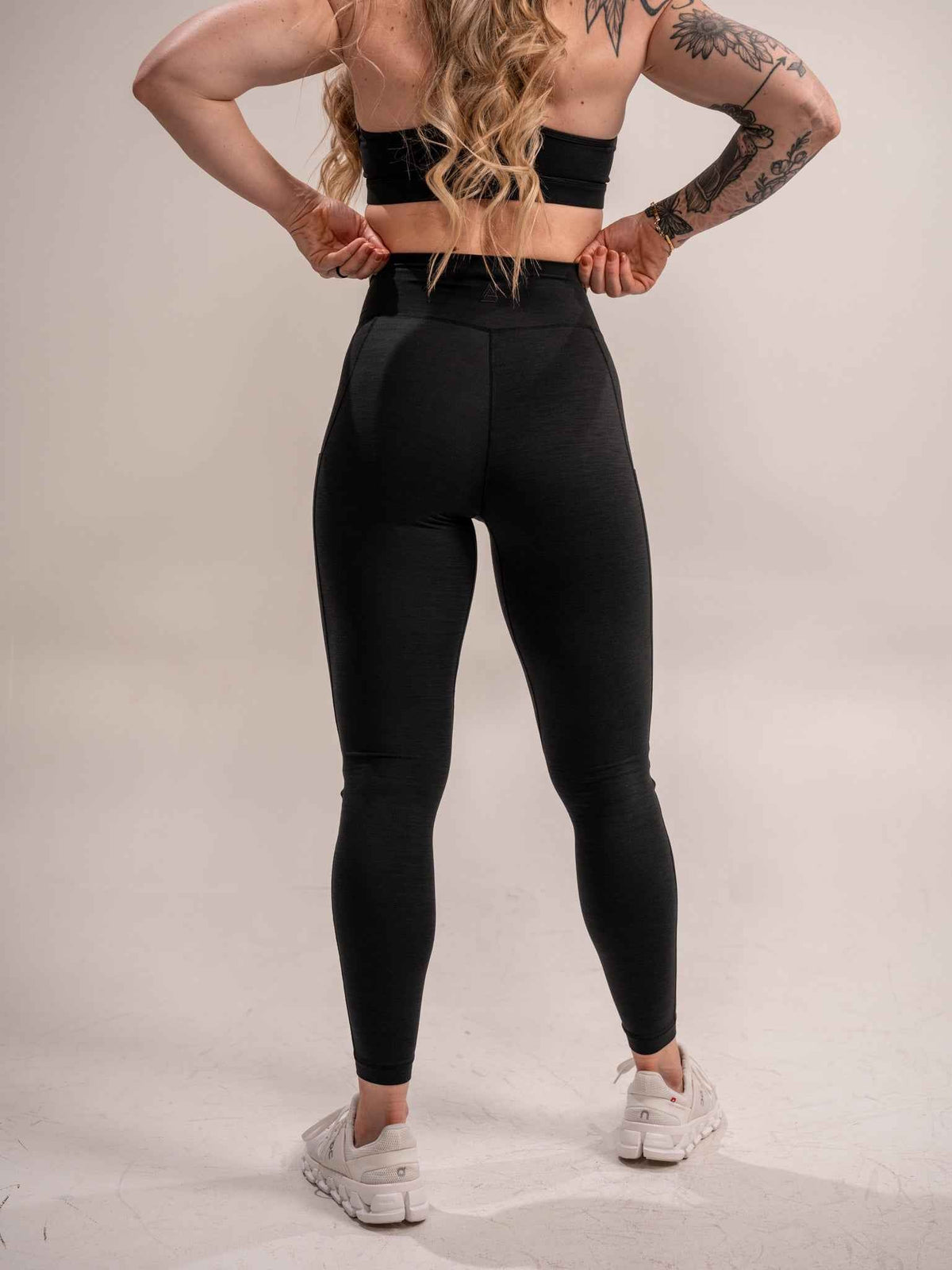 Alpha Country WOMEN'S | DEBUT MEGA-HIGH-RISE LEGGING : BLACK