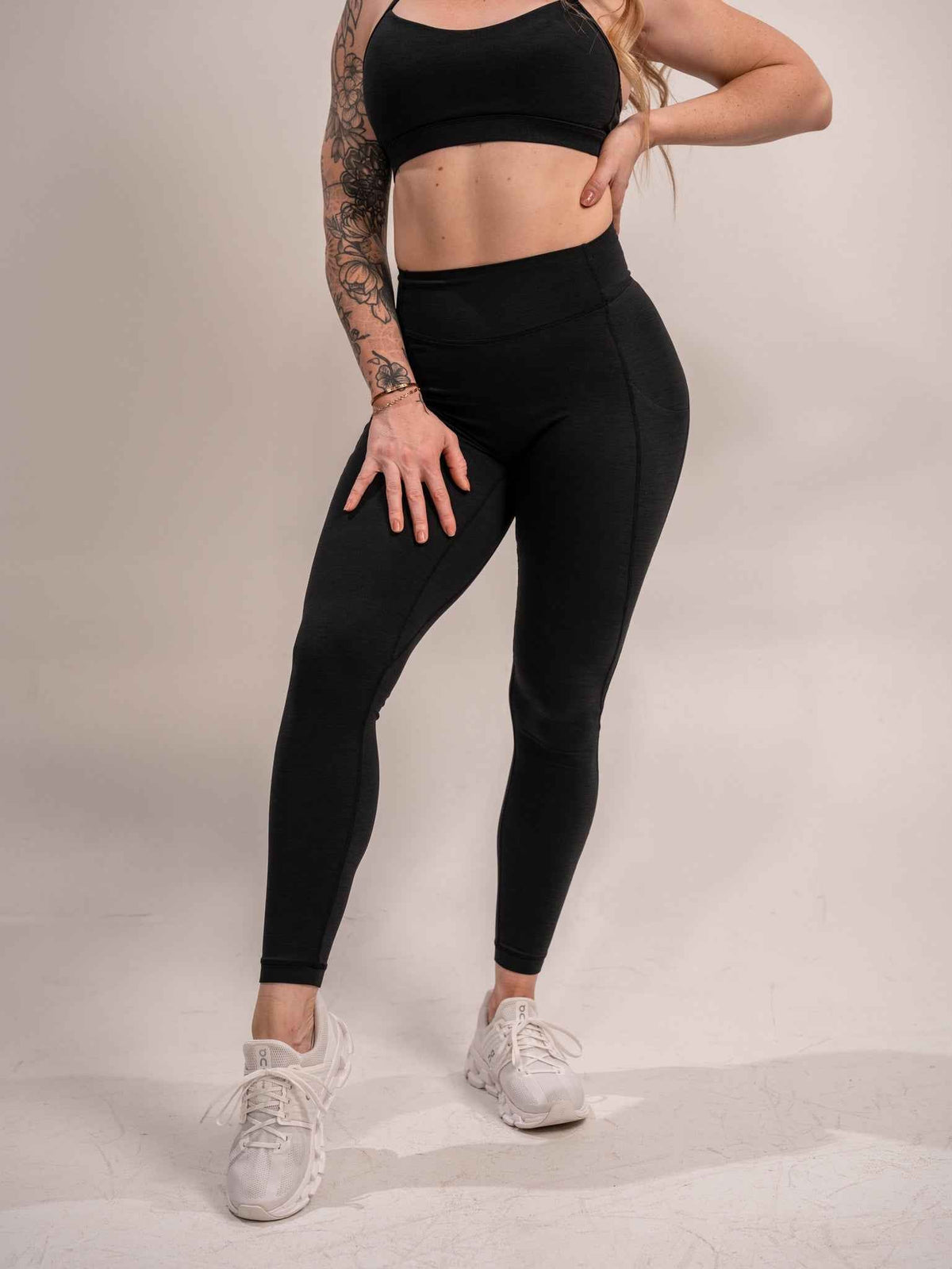 Alpha Country WOMEN'S | DEBUT MEGA-HIGH-RISE LEGGING : BLACK