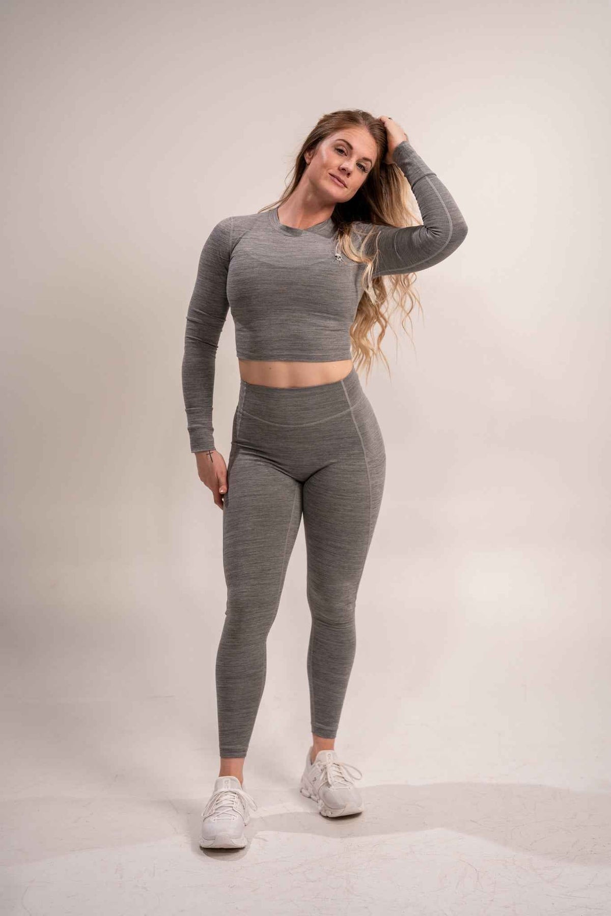 Alpha Country WOMEN'S | DEBUT CROP LONG SLEEVE : GRAY