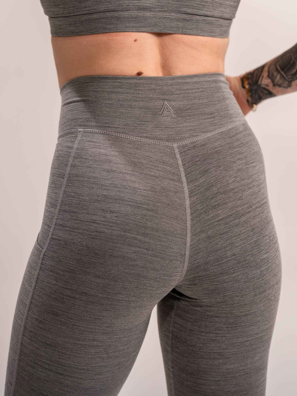 Alpha Country WOMEN'S | DEBUT MEGA-HIGH-RISE LEGGING : GRAY