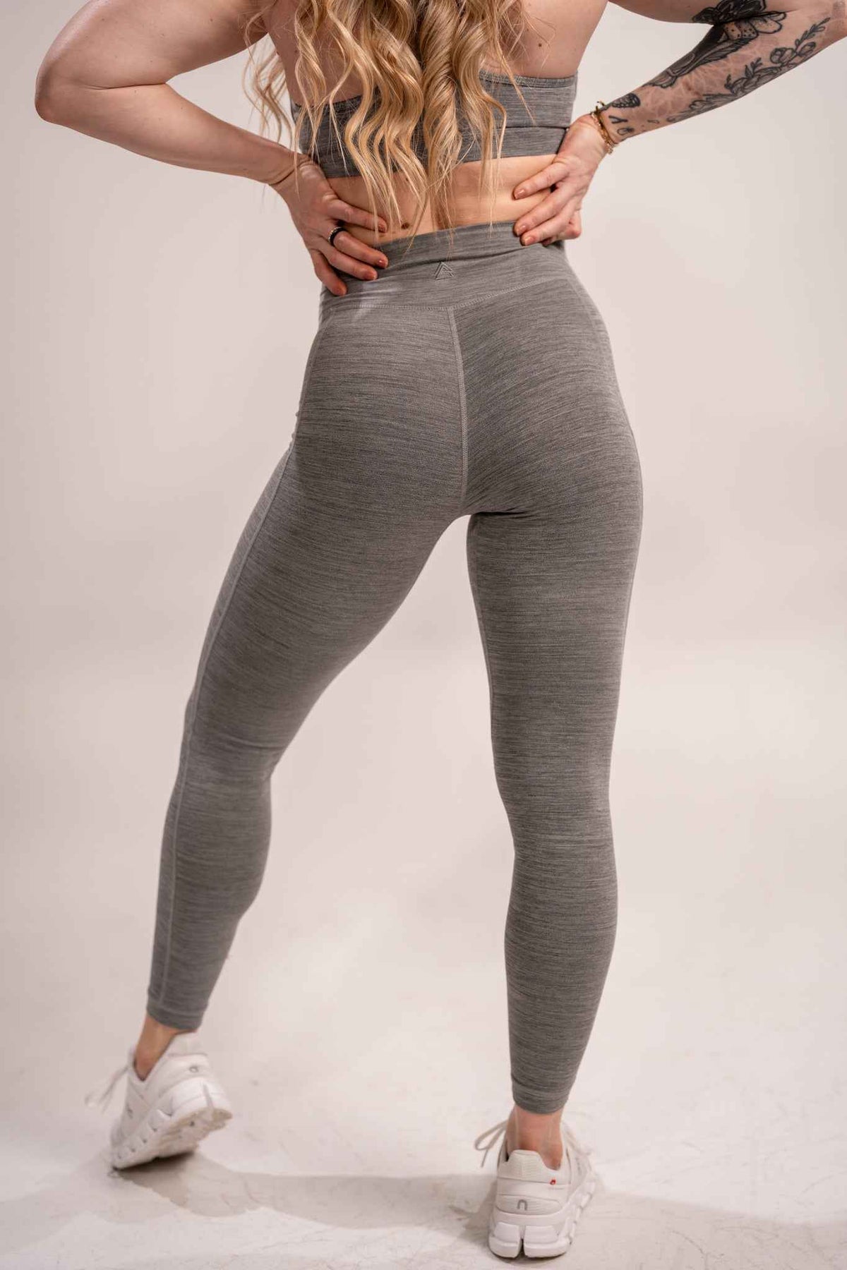 Alpha Country WOMEN'S | DEBUT MEGA-HIGH-RISE LEGGING : GRAY