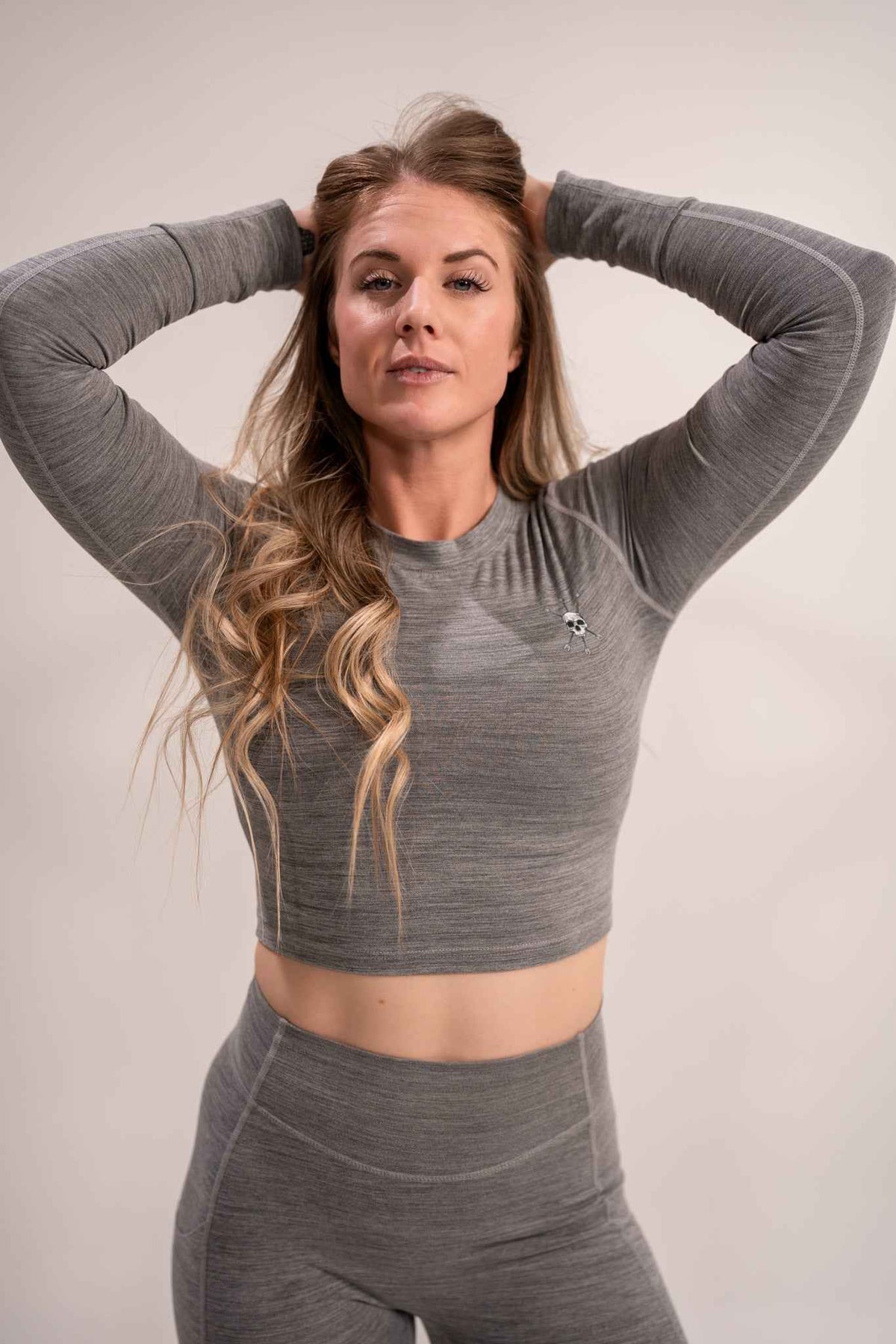 Alpha Country WOMEN'S | DEBUT CROP LONG SLEEVE : GRAY