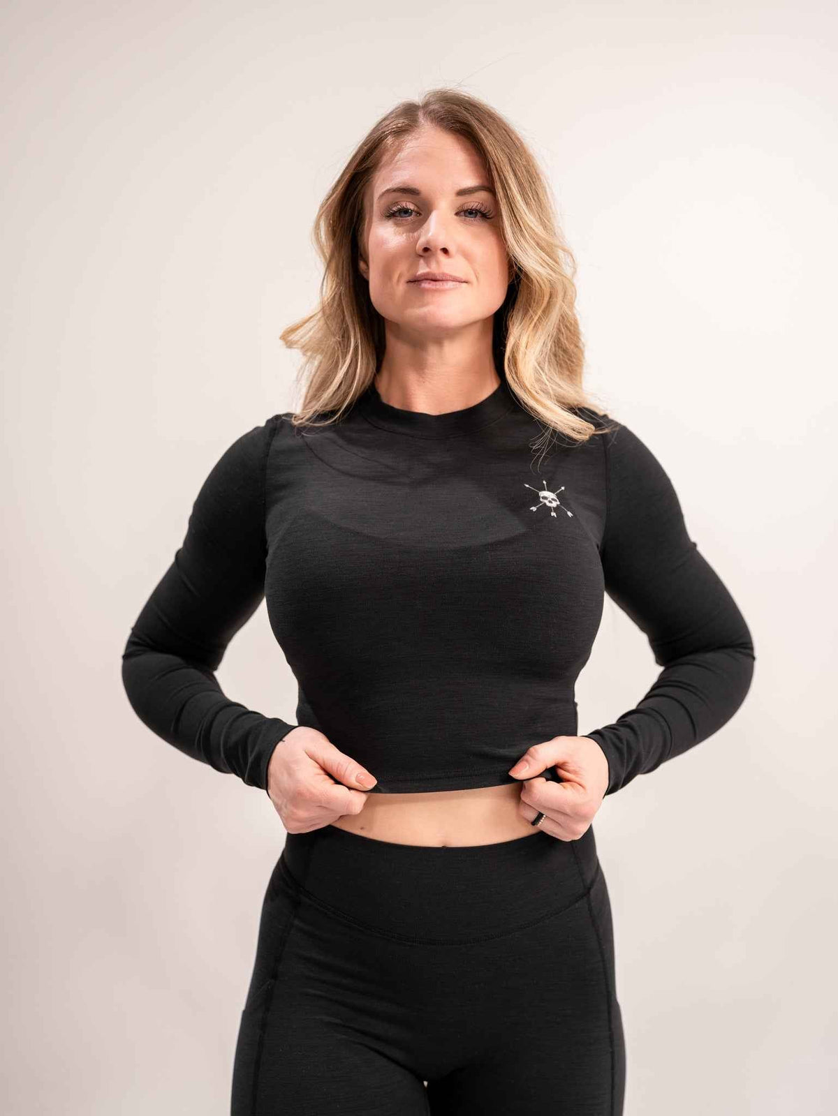 Alpha Country WOMEN'S | DEBUT CROP LONG SLEEVE : BLACK
